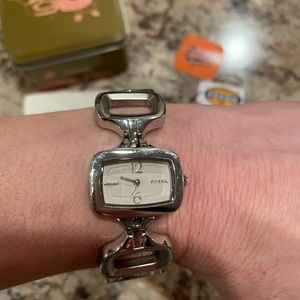 Fossil Link Watch